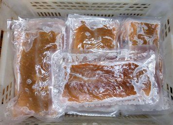 Подкожное мясо лосося солёно-мороженое тм Тритон &mdash; купить в интернет-магазине Тритон