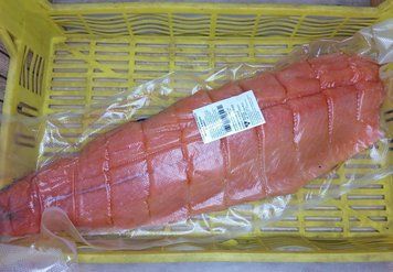 Лосось подвесной ЮКОЛА на коже в вакууме &mdash; купить в интернет-магазине Тритон